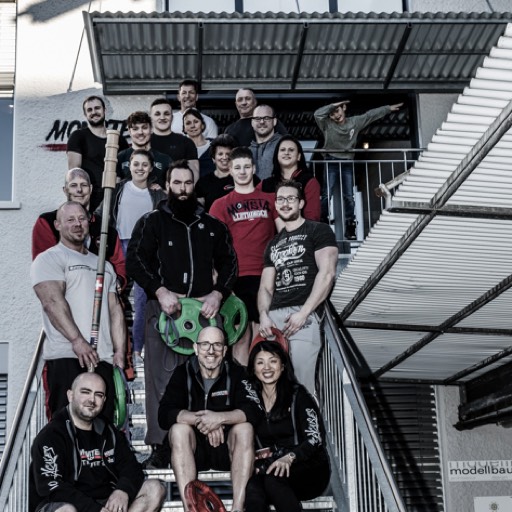 Gruppenbild der Workshop Teilnehmer im Monster Gym Münsingen